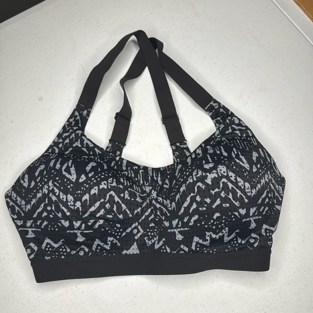 Victoria secret sport sports bra size 32DD 32 DD BLACK and teal Aztec pattern
